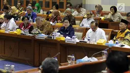 RDP tersebut membahas tentang Program Imunisasi Measles Rubella (MR) dan dugaan adanya kejadian ikutan pasca Imunisasi (KIPI).(Liputan6.com/JohanTallo)