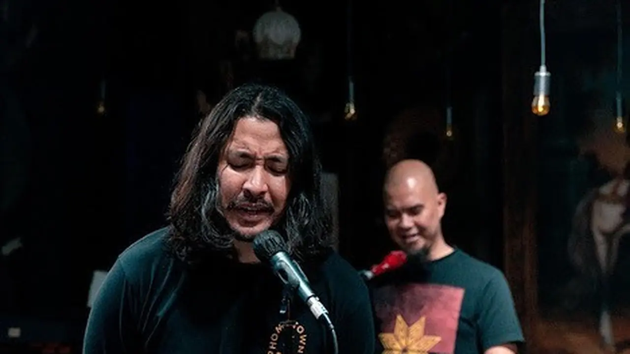 6 Transformasi Marcello Tahitoe dari Awal Karier Hingga Jadi Vokalis Dewa 19