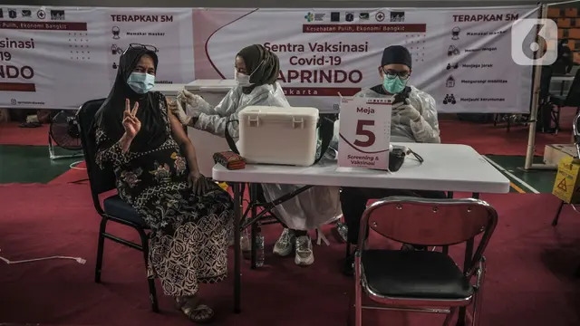 Sentra Vaksinasi Covid-19 bagi PKL dan Pelaku UMKM