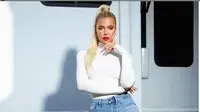 Belanja di Supermarket, Khloe Kardashian Bayar Belanjaan Para Lansia. (dok.Instagram @khloekardashian/https://www.instagram.com/p/B4xeKIShz0S/Henry)