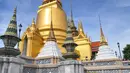 Tempat dengan pemandangan terindah di kota Bangkok adalah Royal Grand Palace, desain interior dan eksterior dari Istana Raja Thailand ini sangat memukau dan kinclong dipandang mata. Foto diambil pada 13 Agustus 2015. (Liputan6.com/Herman Zakharia)