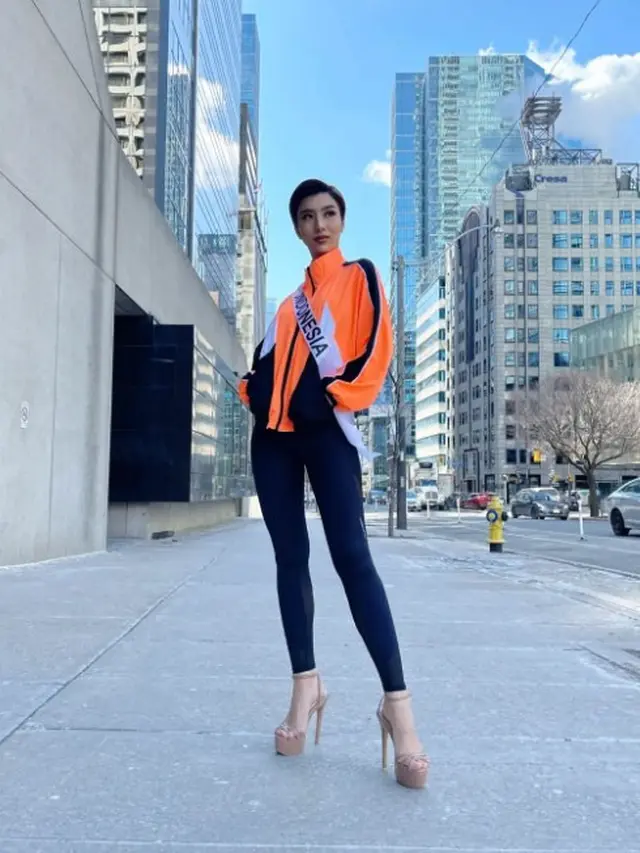 7 Potret Nadia Tjoa, Wakil Indonesia yang Raih Mahkota Miss Face of Humanity 2022