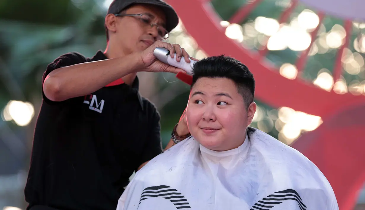 Saat mendapat tawaran dari Indra Bekti, ia lantas memikirkan untuk membabat habis rambutnya. Acara amal yang membuat perempuan berdarah Jepang dan Bugis ini menerima tawaran tersebut. Dan tentu saja atas persetujuan dari mamanya.(Deki Prayoga/Bintang.com)