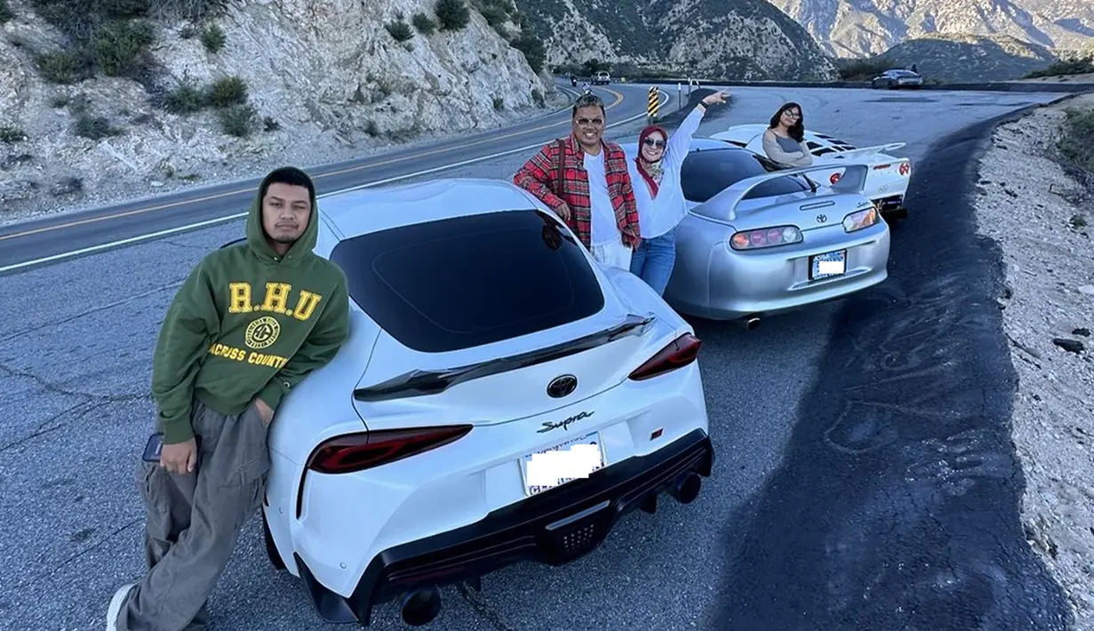 Tak hanya melepas rindu dengan mengunjungi rumah yang ada di Amerika, namun Uya Kuya juga mengajak keluarga kecilnya untuk touring bersama. Momen keluarga artis ini saat bersama pun mencuri perhatian netizen.(Liputan6.com/IG/@astridkuya)