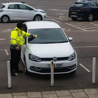 Ilustrasi&nbsp;mimpi ditilang polisi/Copyright unsplash.com/Caspar Rae