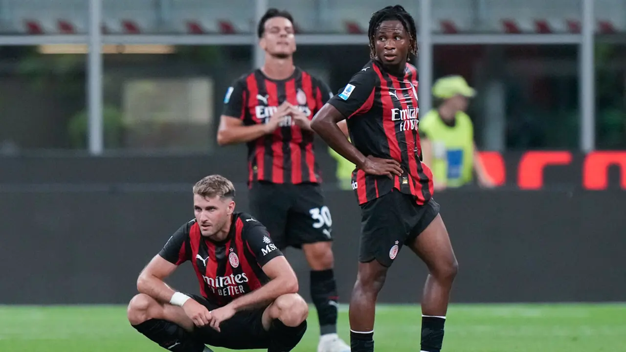 Foto: Wajah Lesu Pemain AC Milan Setelah Dipecundangi Emil Audero Dkk di Liga Italia