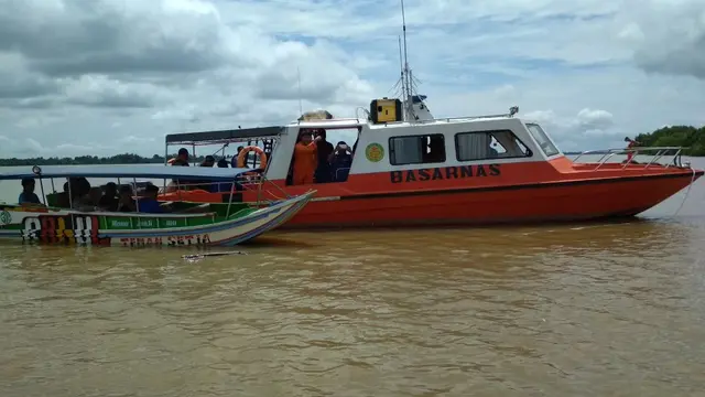 Kisah Mencekam Penumpang Kapal Cepat Awet Muda Selamat Dari Ombak
