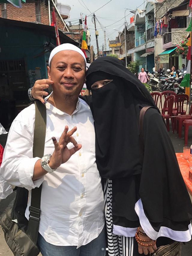 Bait-bait Puisi yang Menggambarkan Kegelisahan Istri Opick ...