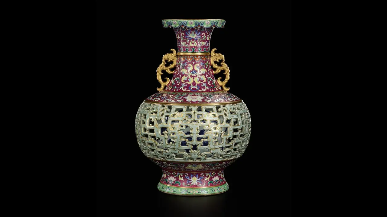 harry garner reticulatedv vase (Courtesey Sotheby)