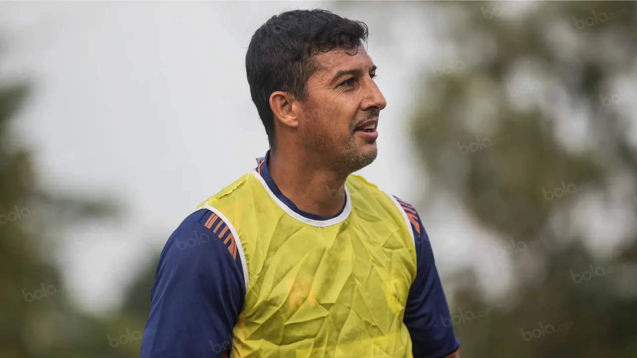 Bola.com, Persipura Jayapura, Alfredo Vera
