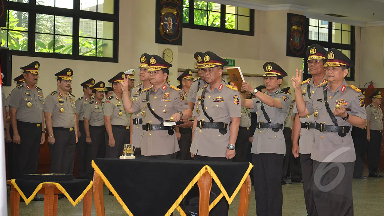 Upacara Sertijab Tiga Kapolda dan Kadiv Humas Polri 