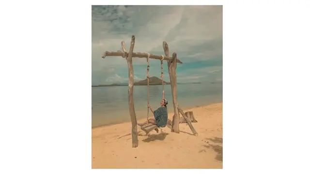 7 Potret Tiwi Eks T2 dan Suami Bulan Madu di Labuan Bajo, Romantis