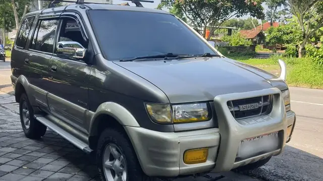 Isuzu Panther Grand Touring