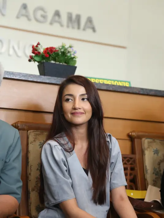 Masih ditempat yang sama, pemeran dalam film Dalam Mihrab Cinta yang berusia 25 tahun itu juga menjelaskan terkait curhat panjang dalam instagram belum lama ini. (Nurwahyunan/Bintang.com)