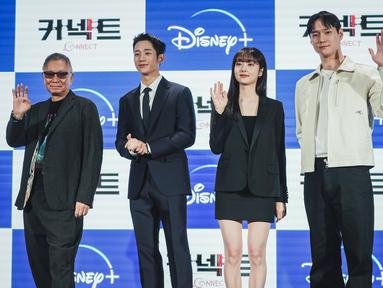 Takashi Miike, Jung Hae In, Kim Hyejun, dan Go Kyung Pyo dalam konferensi pers Connect. (Foto: Disney Plus Hotstar)