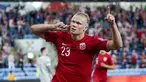 Pemain Norwegia Erling Braut Haaland melakukan selebrasi usai mencetak gol ke gawang Belanda pada pertandingan kualifikasi Piala Dunia 2022 di Stadion Ullevaal, Oslo, Norwegia, Rabu (1/9/2021). Pertandingan berakhir dengan skor 1-1. (Stian Lysberg Solum/NTB via AP)