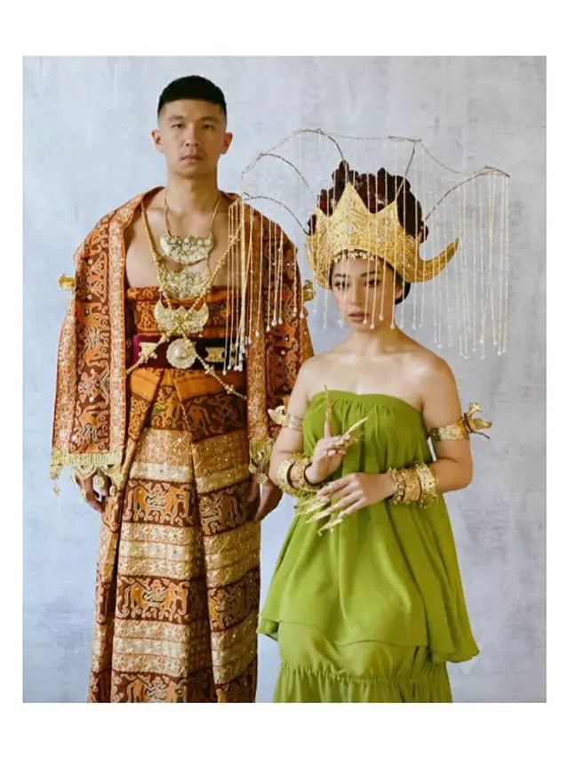 7 Potret Prewedding Nikita Willy dan Indra Priawan, Serasi Pakai Busana Adat