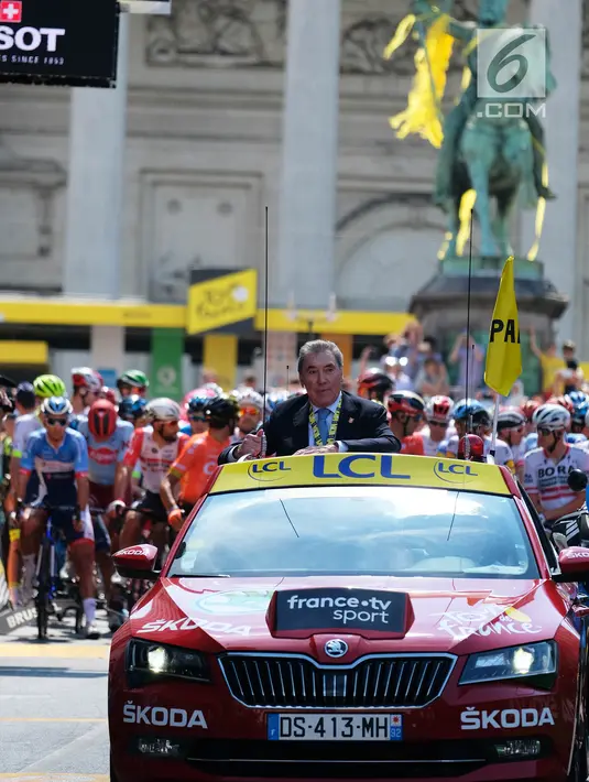 Peserta bersiap mengikuti Tour de France (TdF) 2019 dari kota Brussels, Belgia (7/7/2019. Sebanyak duapuluh dua tim professional divisi 1 (176 pembalap, setiap tim diperkuat 8 orang) mengikuti Tour de France (TdF) 2019. (Liputan6.com/HO/Arie Asona)