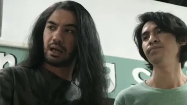 Demi Peran di Film Barunya, Ini 6 Potret Reza Rahadian Berambut Gondrong