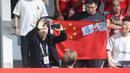 <p>Pelatih Timnas Indonesia, Shin Tae-yong melambaikan tangan usai memberi dukungan kepada tunggal putri Korea Selatan, An Se-young saat menghadapi wakil China, Chen Yu Fei pada laga final Indonesia Open 2024 di Istora Senayan, Jakarta, Minggu (9/6/2024). (Bola.com/M Iqbal Ichsan)</p>