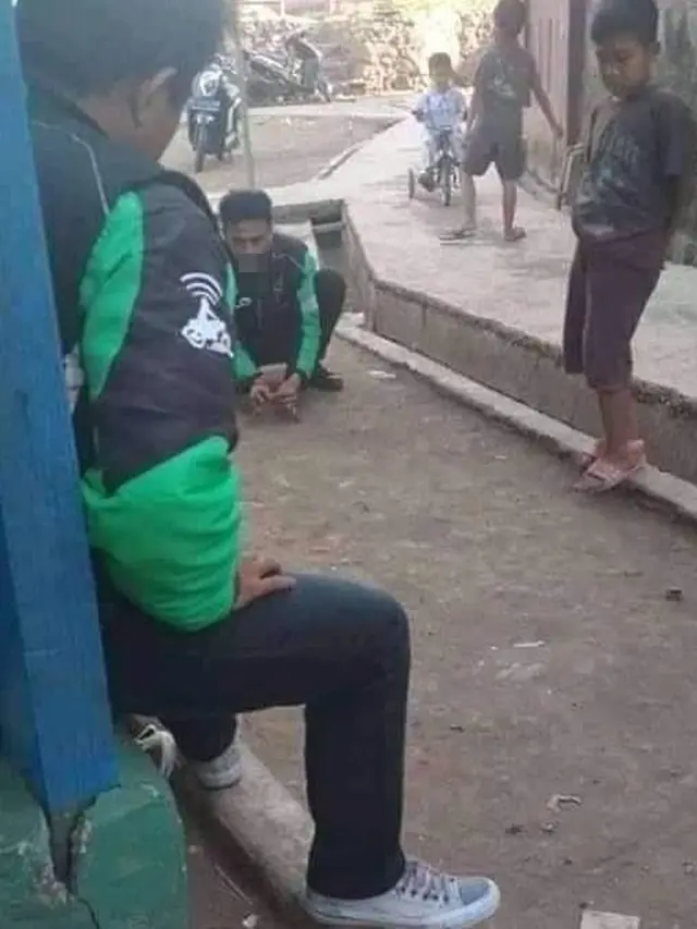 Sepi Orderan, 6 Aksi Driver Ojek Online Mainan Isi Waktu Luang Ini Kocak