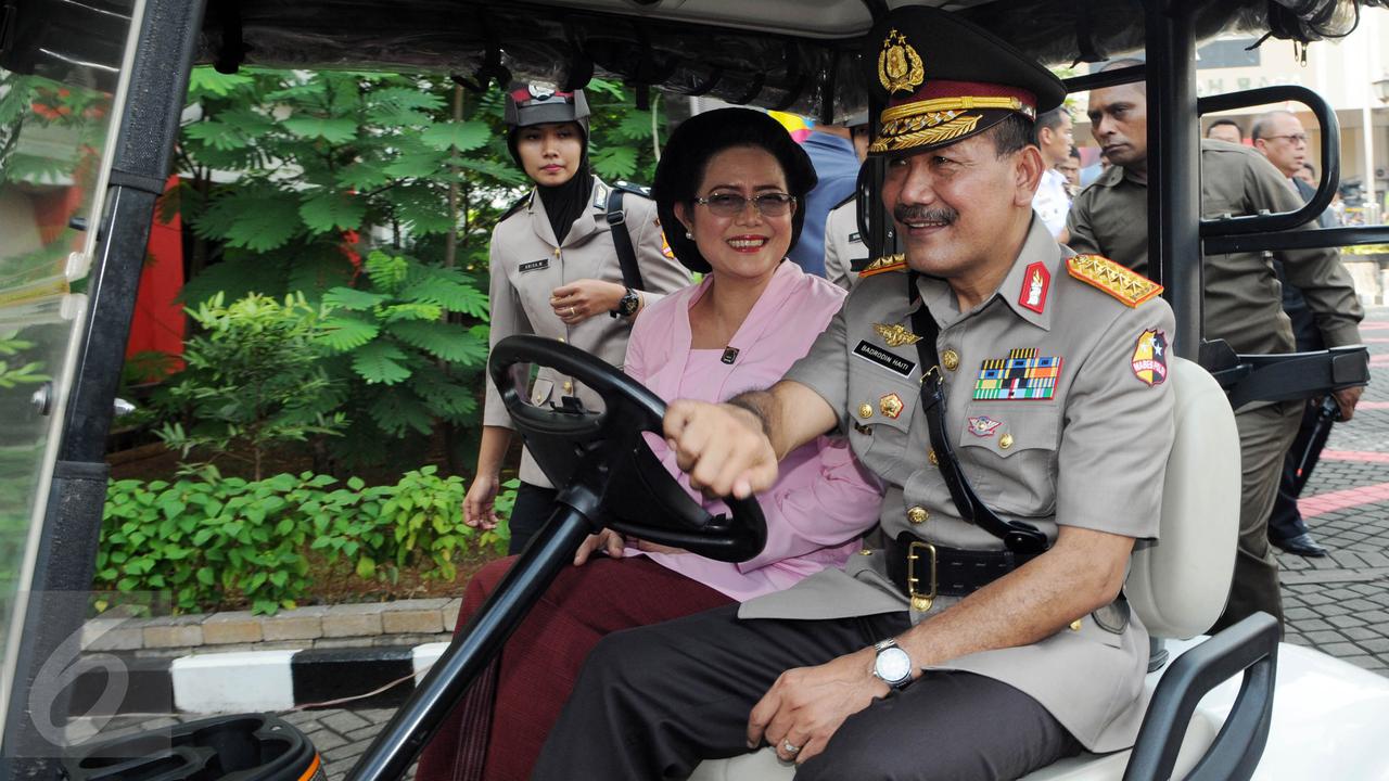 20160714-Badrodin Haiti Serahkan Tongkat Komando Kapolri ke Tito Karnavian-Jakarta