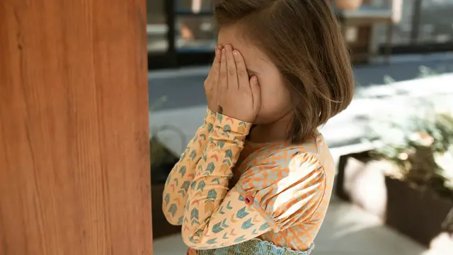 3. Membandingkan dengan Anak Lain yang Lebih Percaya Diri