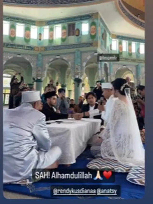 Suasana akad nikah bintang FTV Pintu Berkah Rendy Kusdiana dengan Natasya (Foto: Instagram ririnekawati)
