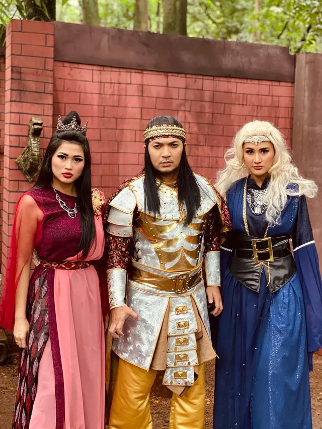 7 Potret Terbaru Ovy Sovianty Eks Duo Serigala yang Jadi Aktris Drama Kolosal