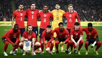 (Baris belakang kiri ke kanan) Timnas  Inggris, Dominic Solanke, bek Harry Maguire, Djed Spence, James Trafford dan James Garner, (baris depan kiri ke kanan), Fikayo Tomori, Jordan Henderson, Phil Foden, Marcus Rashford, Tino Livramento, dan Noni Madueke berpose untuk foto tim menjelang pertandingan persahabatan internasional antara Inggris dan Uruguay di Stadion Wembley, London barat, pada 28 Maret 2026. (Henry Nicholls/AFP)