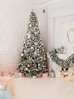 Ilustrasi Pohon Natal | unsplash.com/@eugenivy_reserv