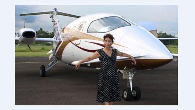 8 Koleksi 'Burung Besi' Menteri Susi Pudjiastuti