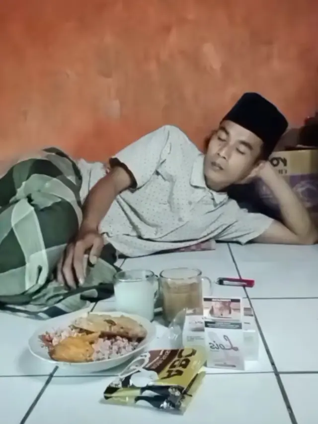 Orang Nunggu Buka Puasa