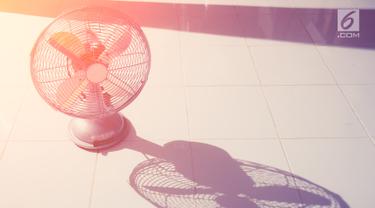 Nggak Masalah Tidur Pakai Kipas Angin Tapi Ini 3 Syarat Yang Harus Kamu Penuhi Lifestyle Fimela Com Toko online terpercaya indonesia | dijamin original. nggak masalah tidur pakai kipas angin