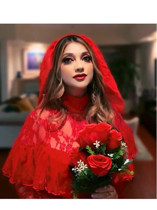 Lama Vakum, Ini 7 Potret Terbaru Sarah Azhari yang Tetap Awet Muda
