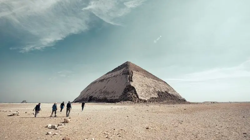 Piramida Bengkok Dahshur yang Bikin Dunia Penasaran