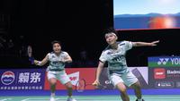 Ganda putri Indonesia, Apriyani Rahayu/Siti Fadia Silva Ramadhanti, saat bertanding pada perempat final Kejuaraan Dunia Bulutangkis 2023 di Royal Arena, Kopenhagen, Denmark, Jumat (25/8/2023). (Bola.com/PBSI)