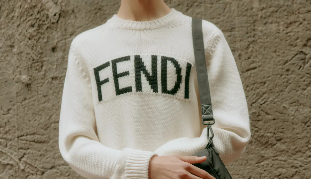 Didesain untuk 'man on the move' modern, FENDI menghadirkan Fendiness, lini baru tas esensial dengan jiwa FENDI sejati yang casualness dan playfulness. (Fendi).