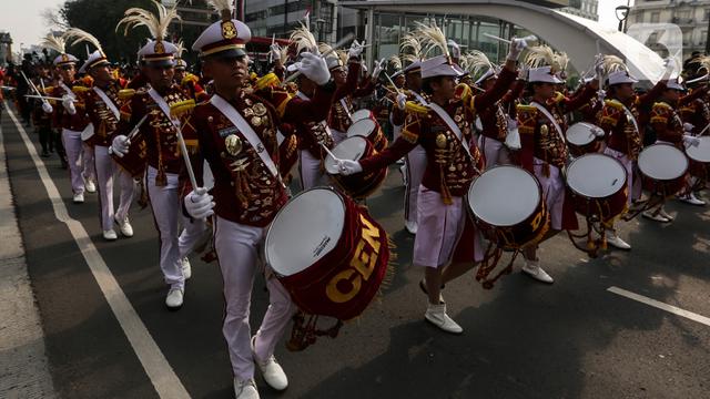 Suasana Kirab Bendera Merah Putih sepanjang 1.700 Meter