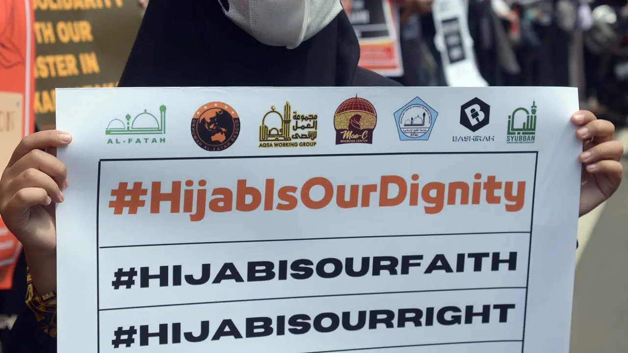 FOTO: Aksi Dukungan untuk Muslimah India Terkait Larangan Hijab