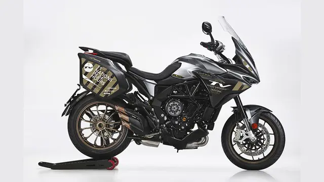Motor MV Agusta Turismo Veloce yang digunakan dalam touring 11 negara