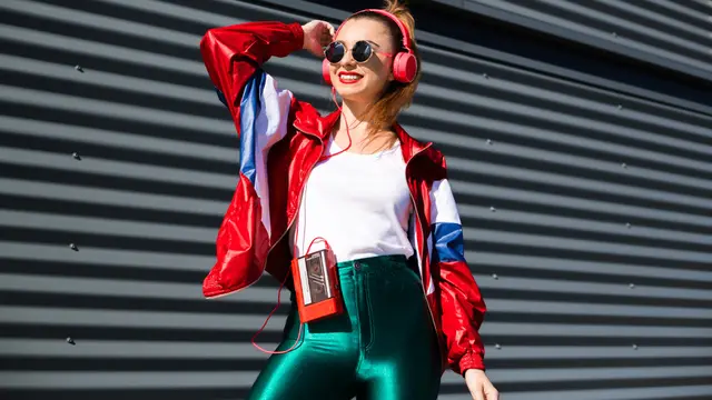 Mengintip Tren Fashion Ikonik Wanita dari Masa ke Masa, Seperti Apa?