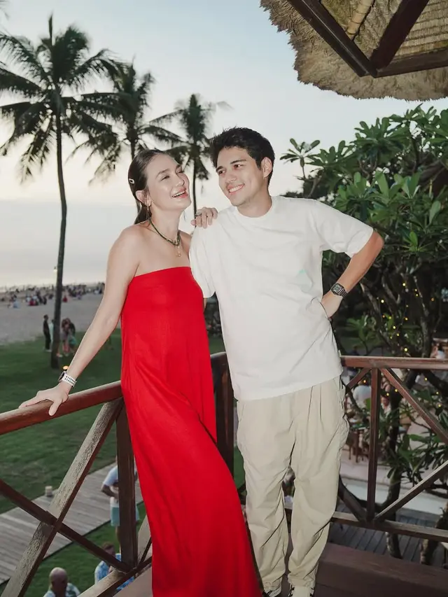 Inspirasi Outfit Luna Maya saat Kenakan Baju Merah
