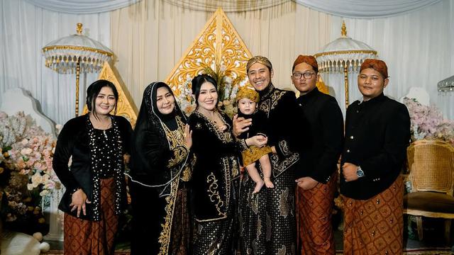 Tedak Siten Anak Via Vallen