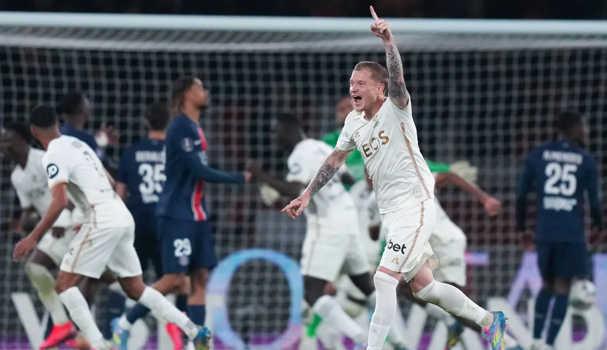 Secara statistik pada pertandingan ini sebenarnya PSG mendominasi dengan 76% penguasaan bola dan melepaskan 32 tendangan yang 13 di antaranya tepat sasaran, namun Nice dapat tampil efektif. (AP Photo/Thibault Camus)