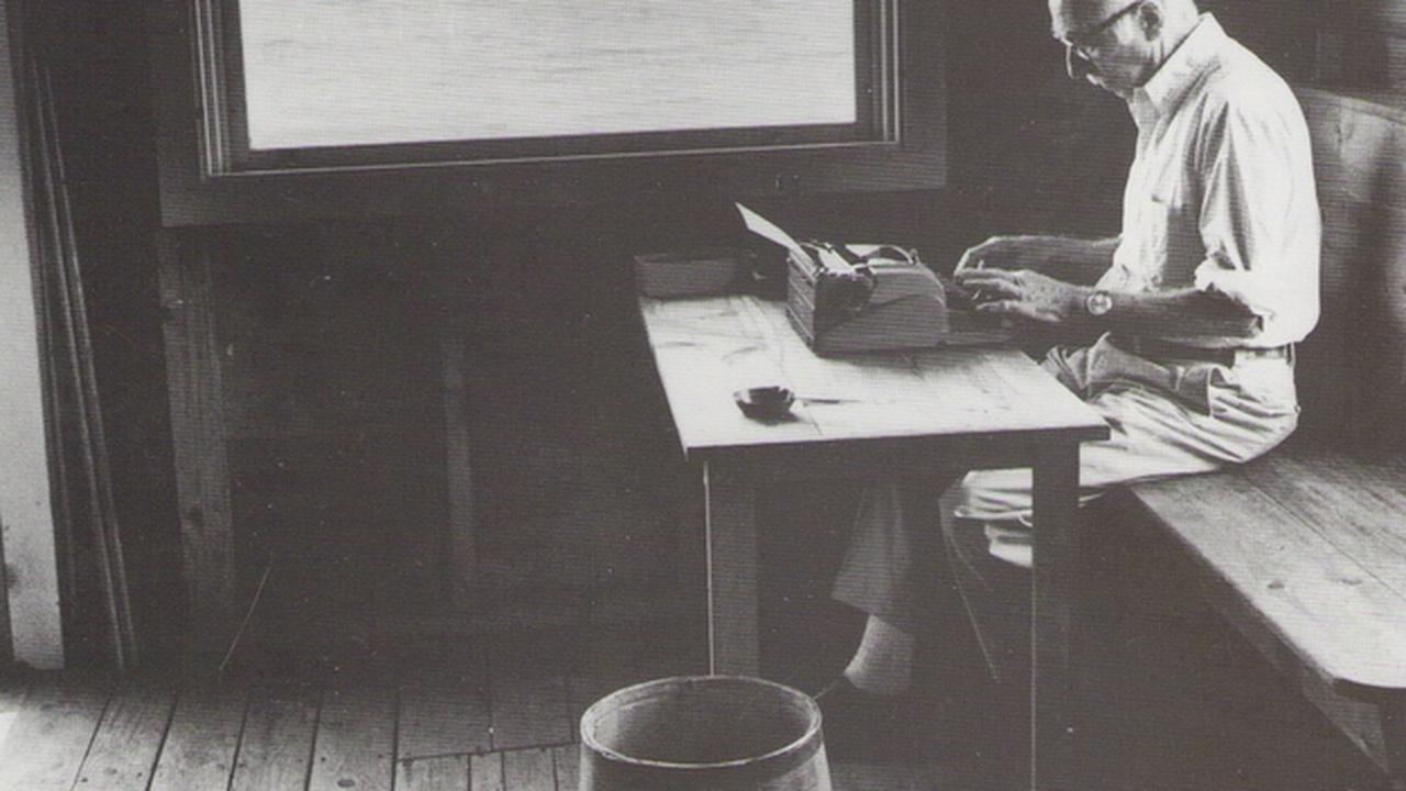 12 Inspirasi Ruang Kerja Bagi Para Penulis