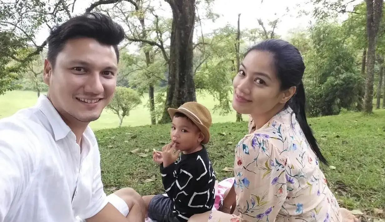 Memasuki usia pernikahan 9 tahun, rumah tangga Tian dan Titi selalu terlihat harmonis dan jauh dari kabar miring. (Foto: instagram.com/titi_kamall)