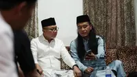 Menteri Perdagangan Zulkifli Hasan mengunjungi Pondok Pesantren Ora Aji yang dimiliki oleh Miftah Maulana Habiburrohman alias Gus Miftah di Sleman, Yogyakarta, Sabtu (20/5/2023) malam.