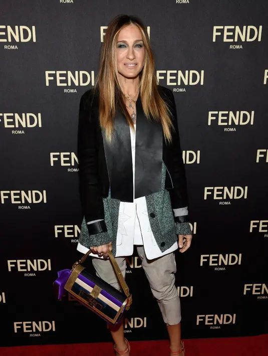 Sarah Jessica Parker memang sudah tidak muda lagi, namun ia masih terlihat seksi dengan lekuk tubuh indahnya. (AFP/Bintang.com)