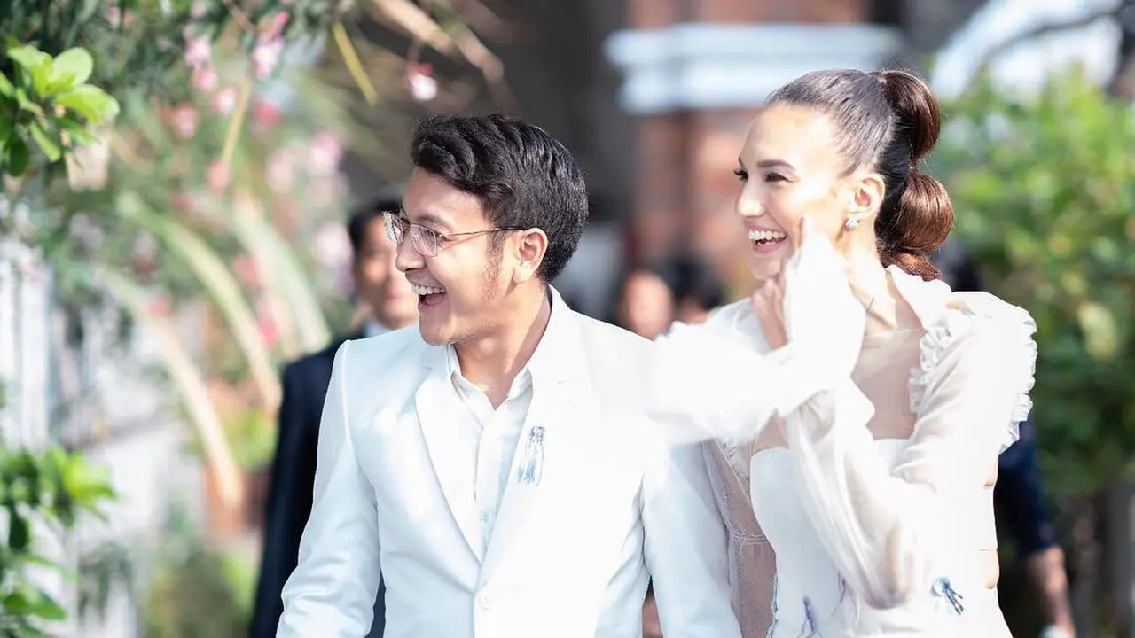 [Bintang] Nadine Chandrawina dan Dimas Anggara